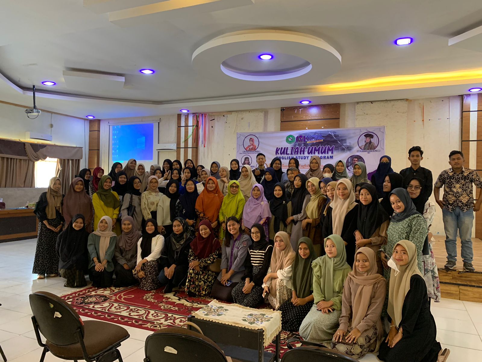PRODI PENDIDIKAN BAHASA INGGRIS UPP GELAR KULIAH UMUM DAN TEKEN IA DENGAN UIR
