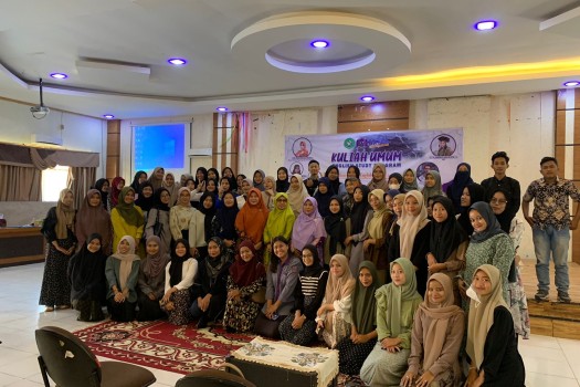 PRODI PENDIDIKAN BAHASA INGGRIS UPP GELAR KULIAH UMUM DAN TEKEN IA DENGAN UIR